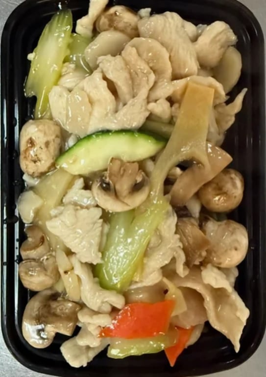 LC1. Moo Goo Gai Pan 蘑菇鸡片
