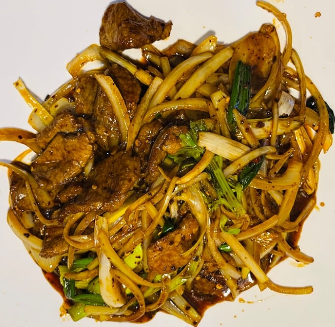 B2. Mongolian Beef 蒙古牛