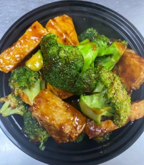 3. Broccoli & Tofu w. Garlic Sauce