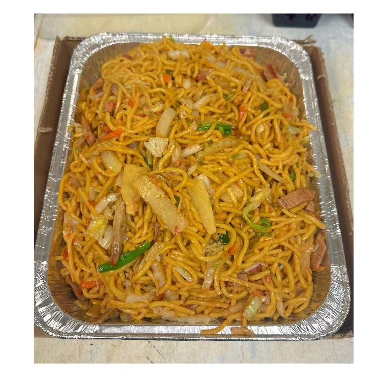 Pork Lo Mein Party Tray 叉烧捞面派对盘