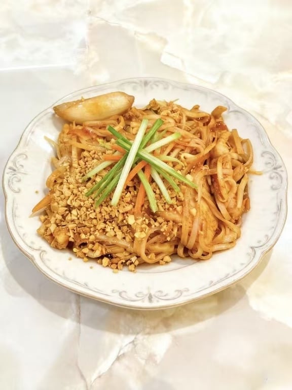 Pad Thai w/ Chopped Peanut