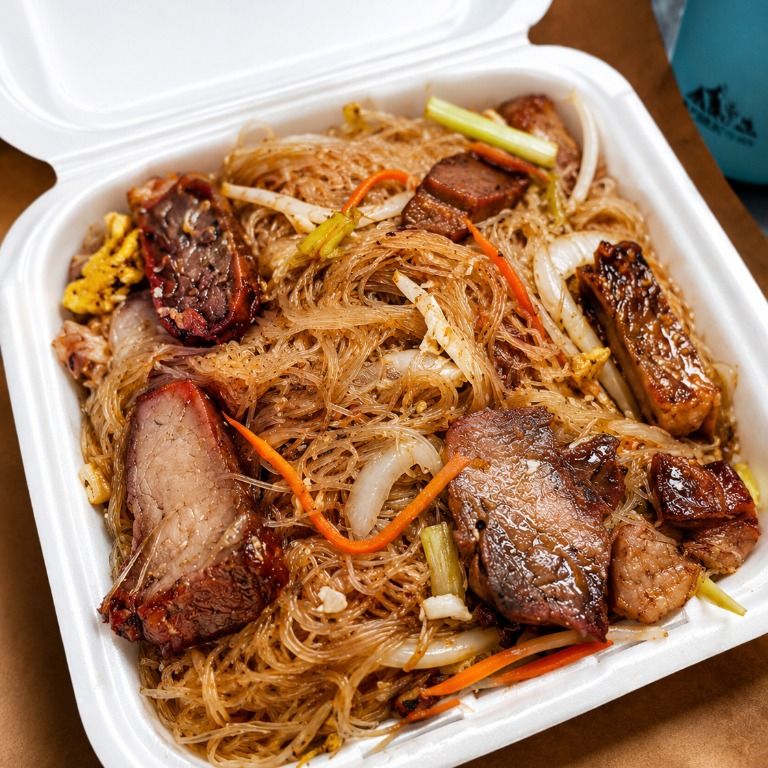 100. Pork Rice Noodle 叉烧炒米粉
