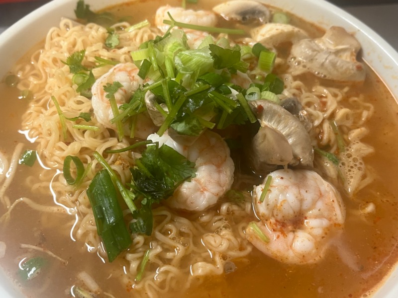 Z4. Mama Tom-Yum Goong Noodle Soup*