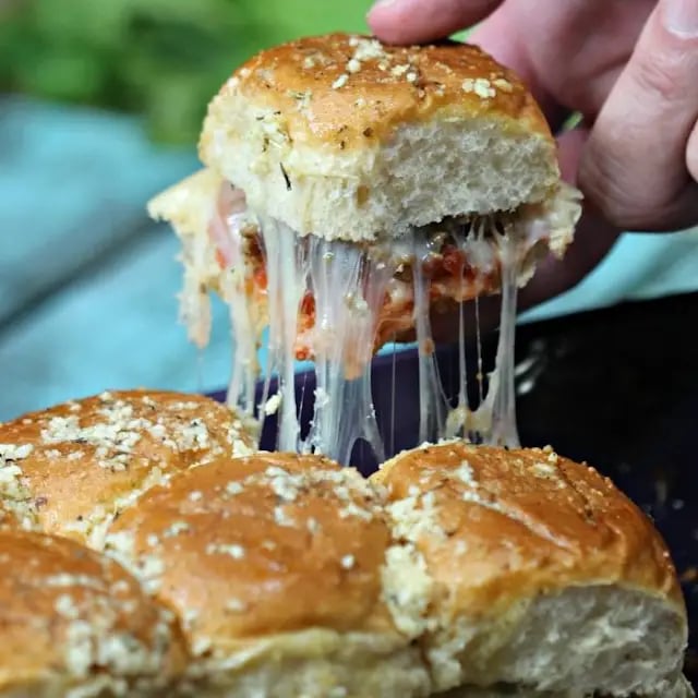 Pepperoni Pizza Sliders