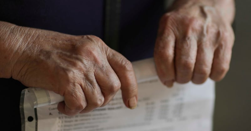 Pensionarii care au primit sume necuvenite din cauza erorilor de recalculare pot păstra banii