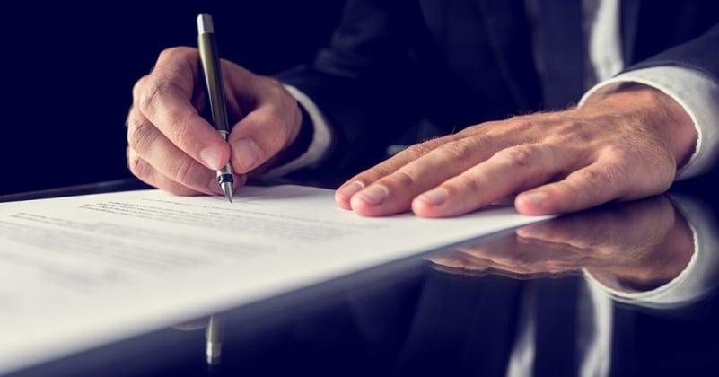 Cum își protejează statul companiile de preluări ostile. Legea privind privatizările a fost modificată