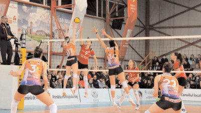 VICTORIE ȘI CALIFICARE PENTRU VOLEIBALISTELE DE LA CSM TÂRGOVIȘTE