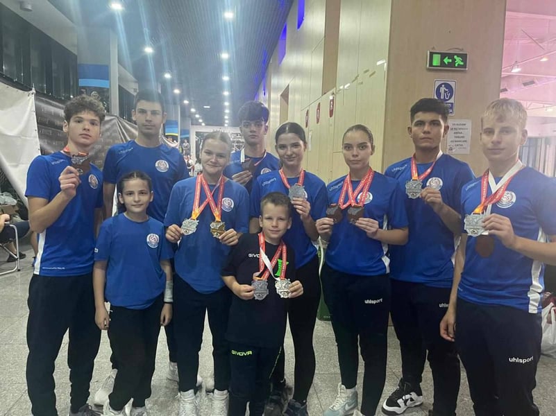 Sportivii de la CS Târgoviște, de zece ori pe podium la Bucharest International Karate Open! Andreea Bobeică a cucerit aurul la kumite Shobu Ippon