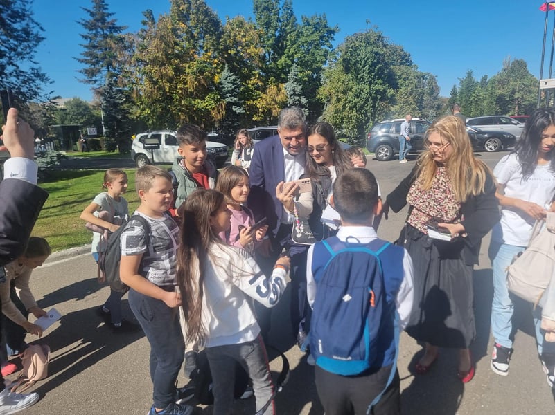 Marcel Ciolacu 2024-10-10 12:10:51: