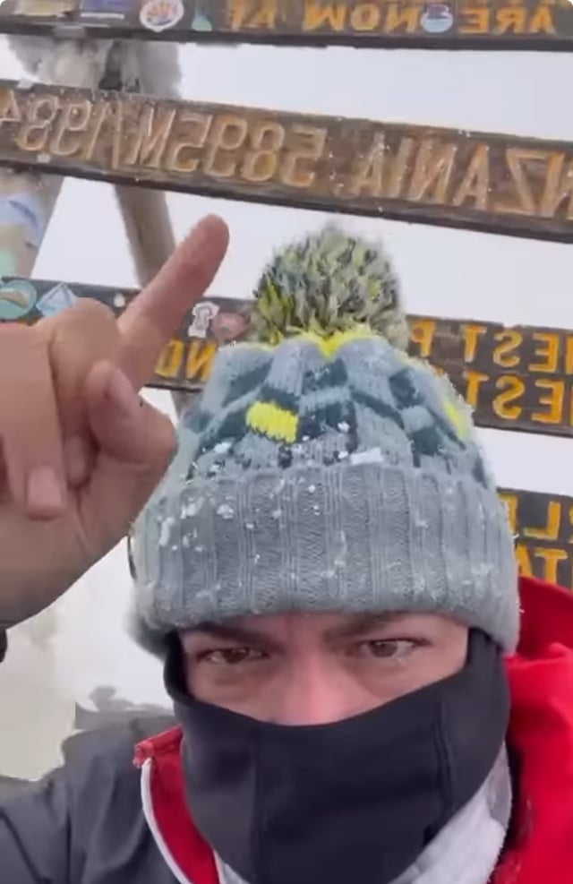 Un motrean a cucerit Kilimanjaro!