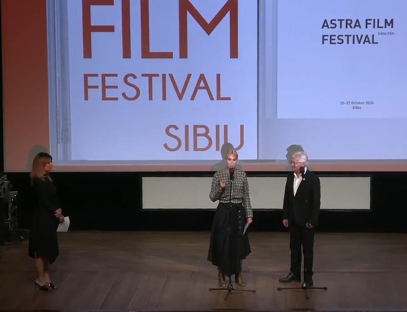 Raluca Turcan, huiduită pe scena Astra Film Festival: „Pe banii românilor nu faceți campanie electorală!”