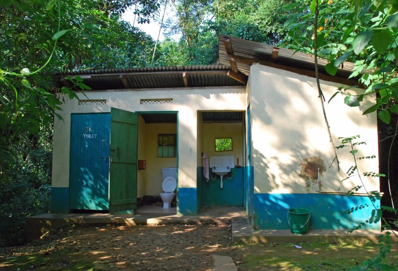 LISTĂ Peste 50 de școli cu latrine primesc 4 milioane de lei ca să-și construiască toalete. Primăriile trebuie să se ocupe de lucrări – proiect de Hotărâre de Guvern