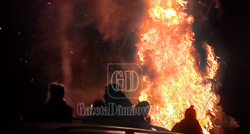 CORBII MARI: Patru persoane au avut nevoie de îngrijiri medicale după ce le-a luat foc casa