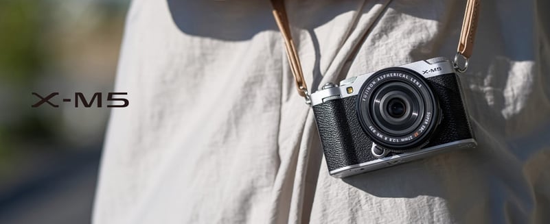 Fujifilm anunță lansarea globală a noii camere foto de buget X-M5