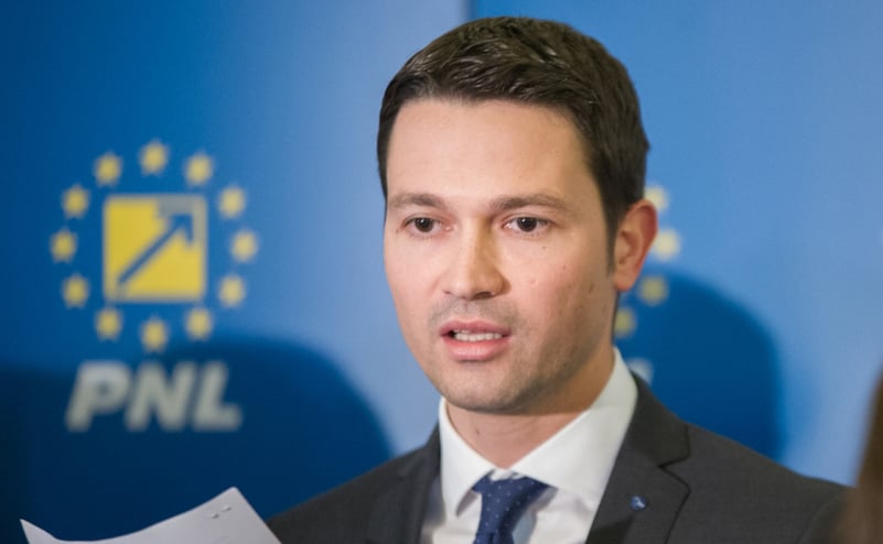 Robert Sighiartău vorbește despre scoaterea Dianei Șoșoacă din joc și îl aduce în discuție pe Hrebenciuc: Oamenii ăștia (PSD) sunt periculoși și trebuie opriți
22:31
2249