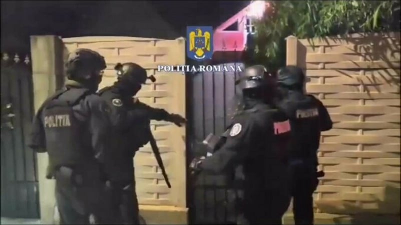 Zeci de percheziții în Dâmbovița, Ilfov și București pentru cămătărie, șantaj și violențe