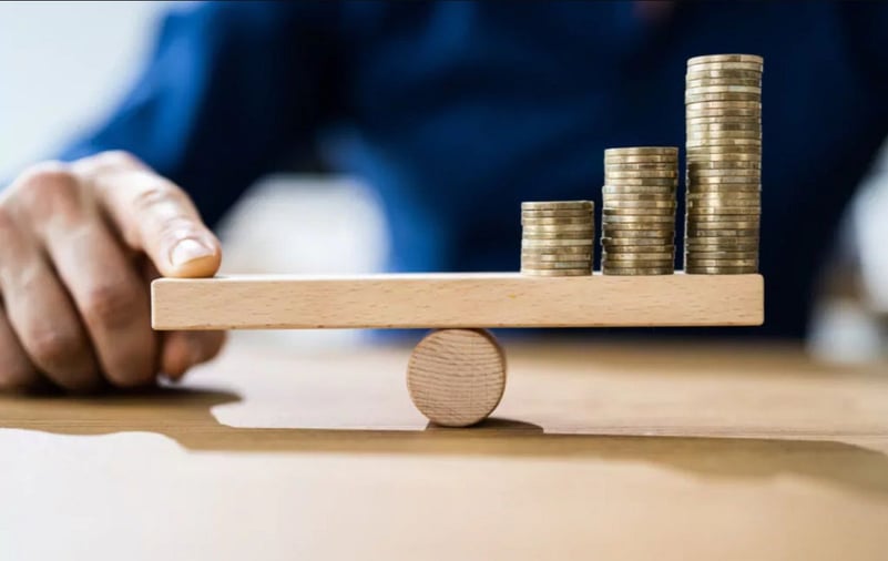 MOZAIC ȘTIRI ECONOMICE: Jumătate dintre analiştii financiari anticipează o reducere a ratei inflaţiei