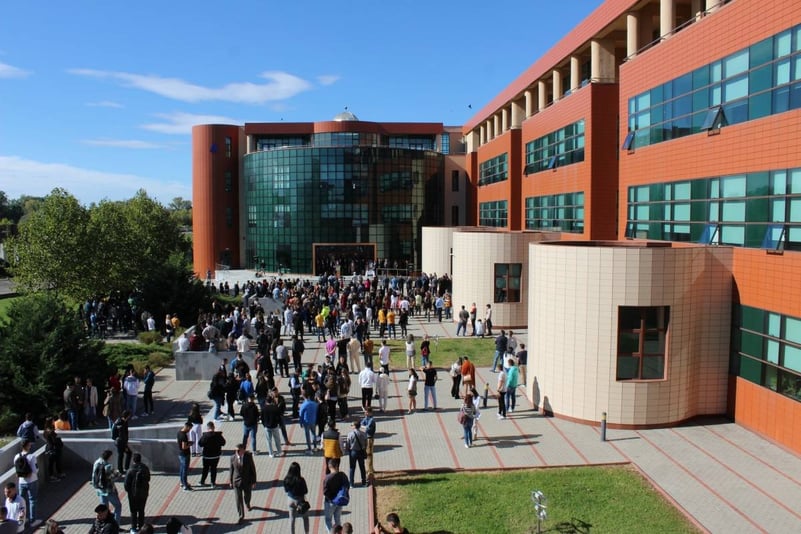 Candidații UVT admiși în sesiunea septembrie sunt așteptați la secretariatul facultăților