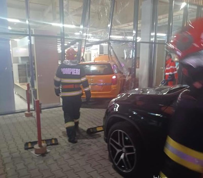 Cu mașina în magazin