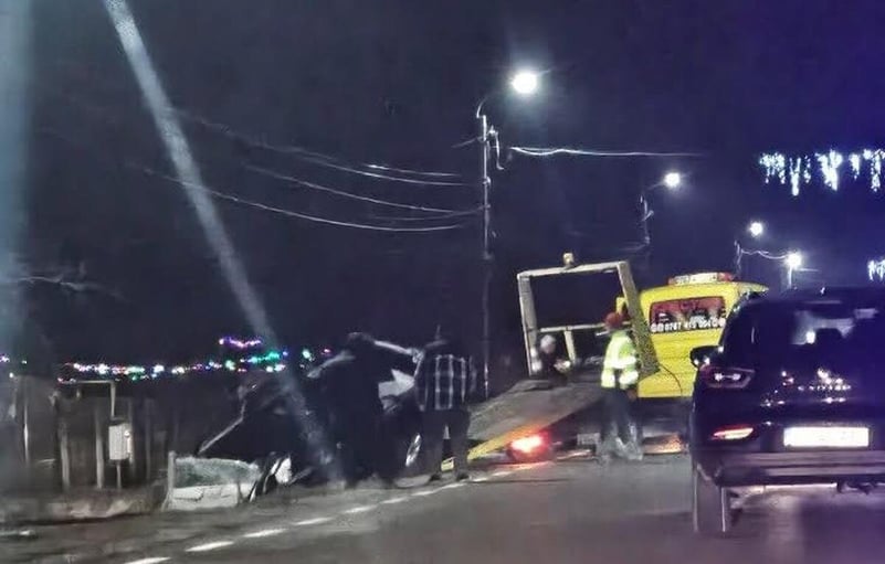 Cu mașina într-un cap de pod