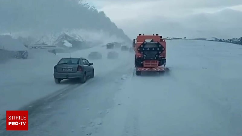 Ninsori abundente. CNAIR anunţă intervenţii pentru îndepărtarea zăpezii pe mai multe drumuri din ţară