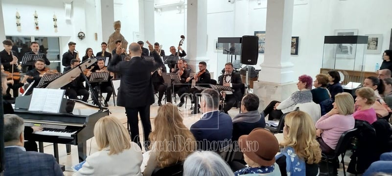 Studenți și profesori de la Departamentul de Arte au încheiat anul cu un concert vibrant de colinde