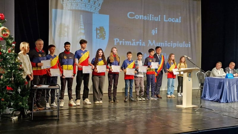 Elevii de excepție, premiați de Primăria Târgu Jiu