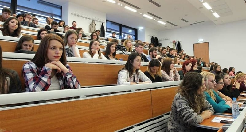 Schimbare majoră pentru toți studenții – Examenul și lucrarea de licență, obligatorii la toate facultățile
19:37
370