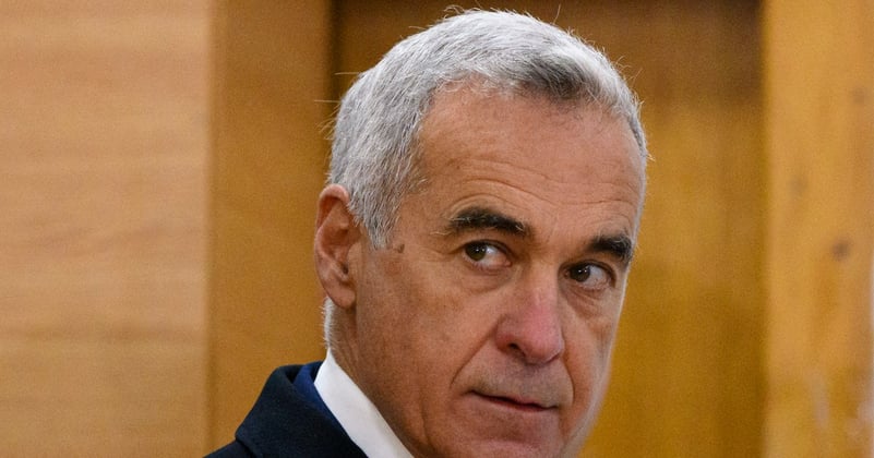 Călin Georgescu, prins din nou cu minciuna. Nu a fost invitat la învestirea lui Donald Trump, anunță ambasadorul României în SUA