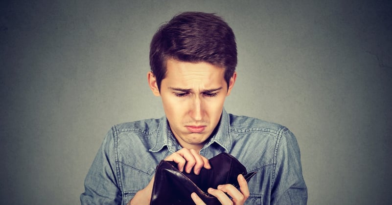 Un milion de angajați cu normă întreagă trăiesc în sărăcie: salariul minim, cu 440 de lei mai mic decât cheltuielile lunare