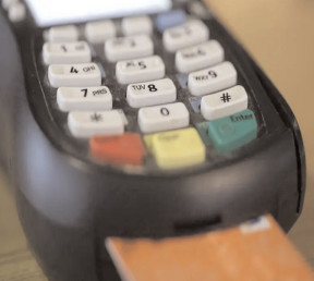 La plata cu cardul nu mai este obligatorie eliberarea bonului fiscal!