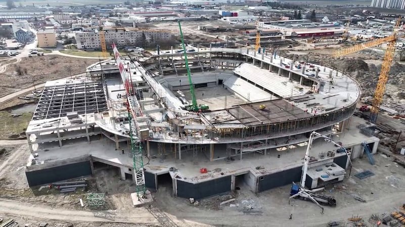EXCLUSIV Stadioane, NU spitale! Suma COLOSALĂ pe care Guvernul României o investește în bazele sportive: cât 3 spitale regionale! » Sunt „540 de proiecte sportive în derulare”, bugetul CNI alocat fiind cât cel pentru Sănătate!