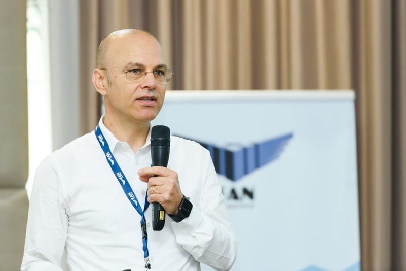 Sfaturi pentru tineri antreprenori. Adrian Mihai, CEO FAN Courier: Să creadă în ideea lor chiar și atunci când totul pare să se prăbușească