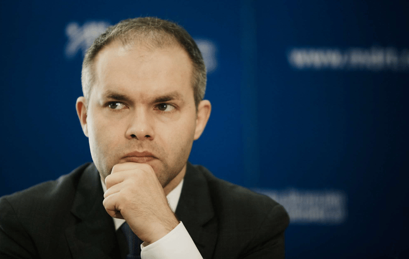 Funeriu: Vreau ca Armata, pregătirea militară să redevină obligatorie pentru băieţi, opţională pentru fete