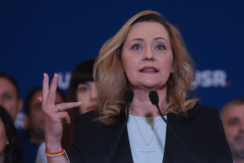 Elena Lasconi: Ne aşteaptă un an greu, dar, dacă suntem uniţi, calmi şi ne uităm la realitate aşa cum e ea, nu cum vor unii să ne-o prezinte, o să trecem peste orice obstacol