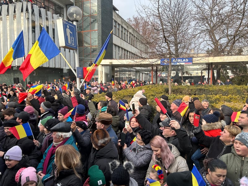 REPORTAJ | Trenulețul Unirii: naționalism, țigări și dor de reduceri. „Silenzio stampa, nu se spune nimic de 24 ianuarie”