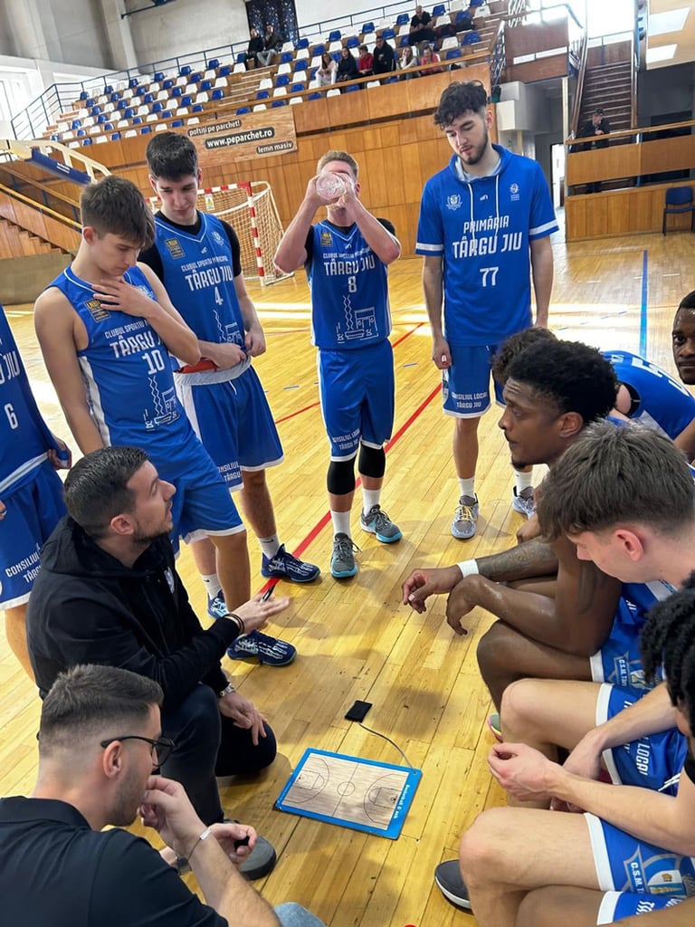 Zece victorii consecutive pentru echipa de baschet