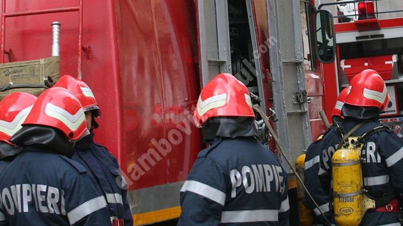 Incendiu într-o gospodărie din Corbii Mari! Pompierii au intervenit!