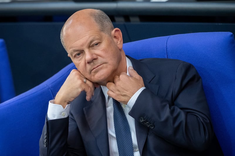 Cancelarul Scholz refuză o creștere substanțială a cheltuielilor pentru apărare ale Germaniei. O propunere făcută de aliații săi ecologiști