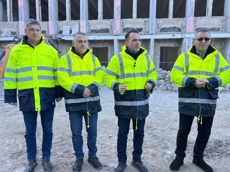 Au fost reluate lucrările la Școala Gimnazială„Tudor Vladimirescu”. Unitatea școlară târgovișteană ar putea fi redeschisă, la începutul anului școlar viitor