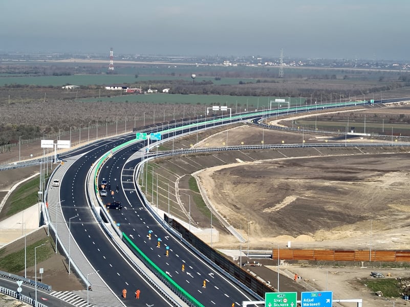 VIDEO și FOTO! Autostrada A7 nu mulțumește pe toată lumea. Poluarea fonică, reclamată de locuitori din zona Petrești