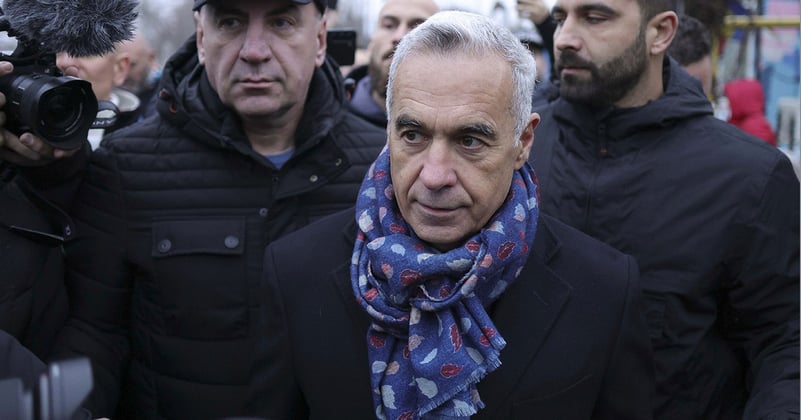 Istoricul Mădălin Hodor publică lista oamenilor lui Călin Georgescu: Politicieni pro-ruși, oligarhi și afaceriști acuzați de fraudă și înșelăciune