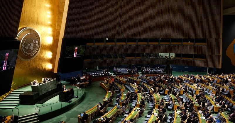 Val de reacții în urma unei postări a Ambasadei SUA la București despre rezoluția SUA privind Ucraina: „Rușine să vă fie!”