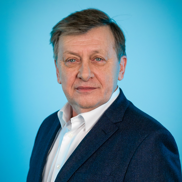 Crin Antonescu: O ţară nu se apără cu mâinile-n sân. Discuţia despre întoarcerea parteneriatelor strategice la anul 1997 este una serioasă / Să se întrunească urgent CSAT, să se organizeze o întâlnire a tuturor liderilor pro-europeni