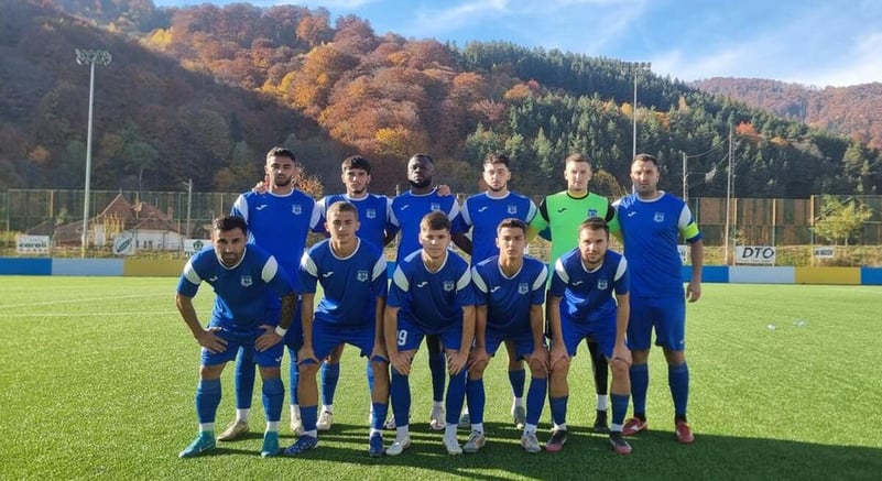 Gilortul joacă un meci de pregătire cu liderul