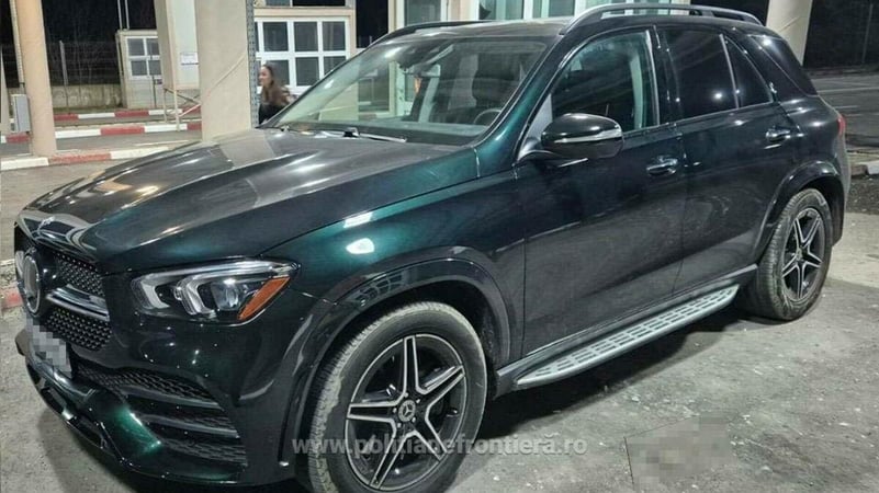 Prinși cu mașini de lux furate de peste hotare