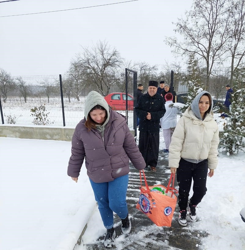 Sprijin pentru Căminul de bătrâni „Stejarul” din Mereni