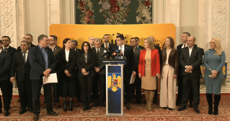 VIDEO Moțiunea de cenzură împotriva Guvernului Ciolacu 2, depusă la Parlament / George Simion, atac la USR