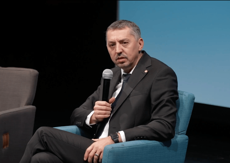 Apel al ministrului Educației și Cercetării, Daniel David: Profesorii ar trebui să ne propună o regândire a modului în care se face matematică la liceu / Nu poți să dai mai multe ore pe un model care până acum nu a funcționat