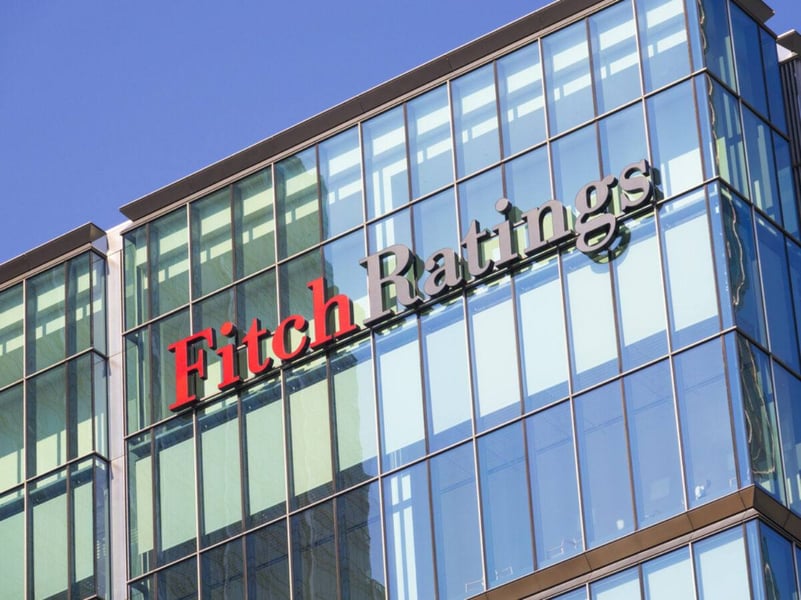 Fitch a confirmat ratingul României la BBB-, cu perspectivă negativă